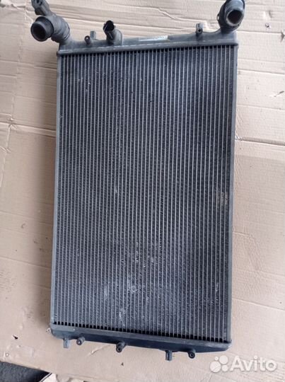 Радиатор охлаждения Фольксваген Поло 1,4 дизель