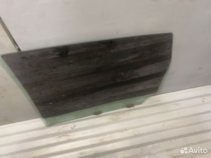 Стекло двери заднее правое note e11