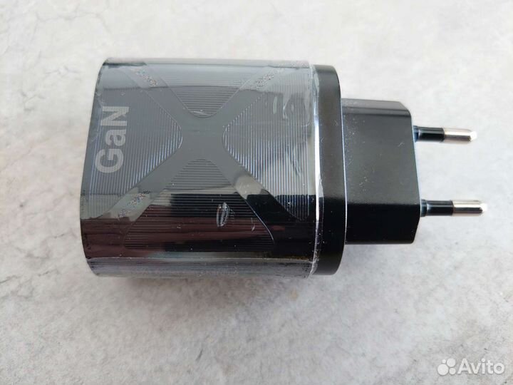 Зарядное устройство для смартфона