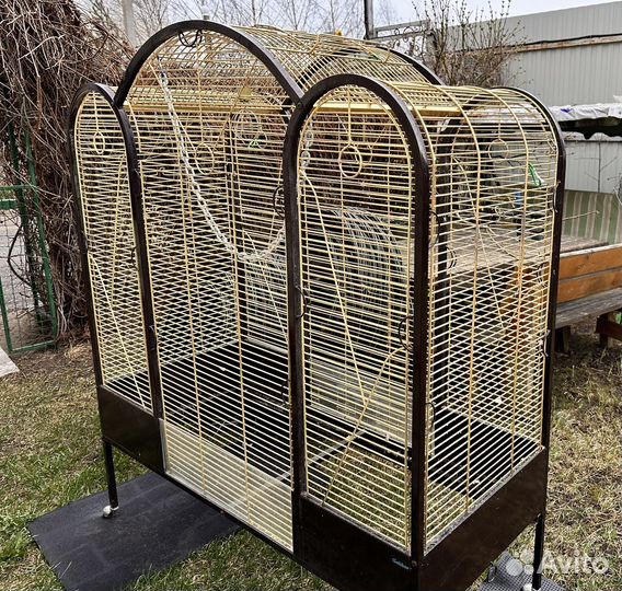 Большая клетка-вольер для крупных попугаев