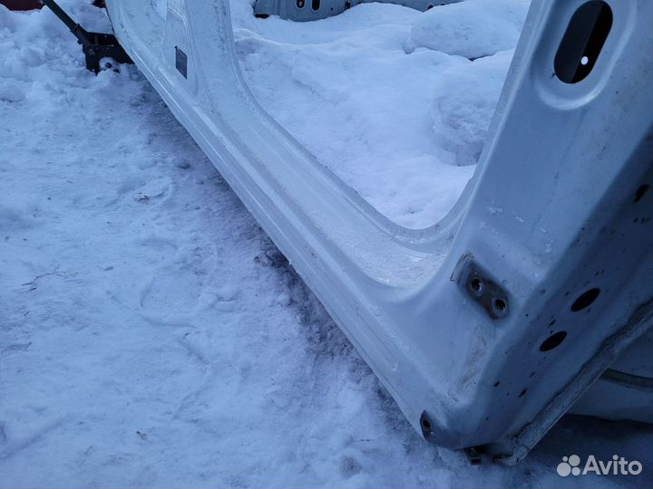 Порог правый с сапогом на Mazda CX-5 KF2 PY 2017