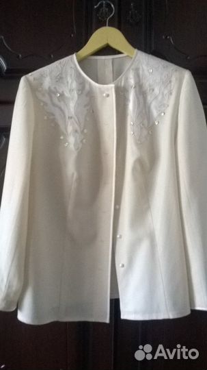 Женский костюм