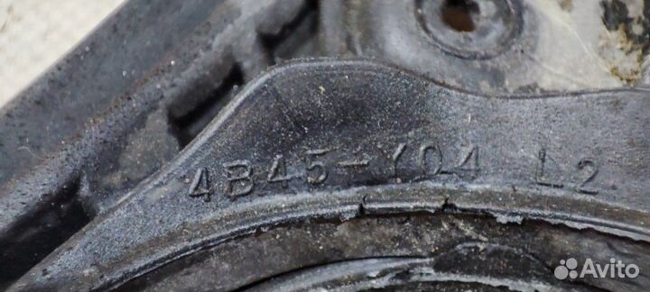 Уплотнительная резинка передняя левая Mitsubishi