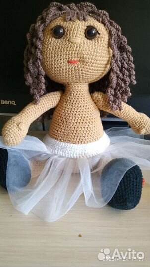 Вязаная кукла ручной работы