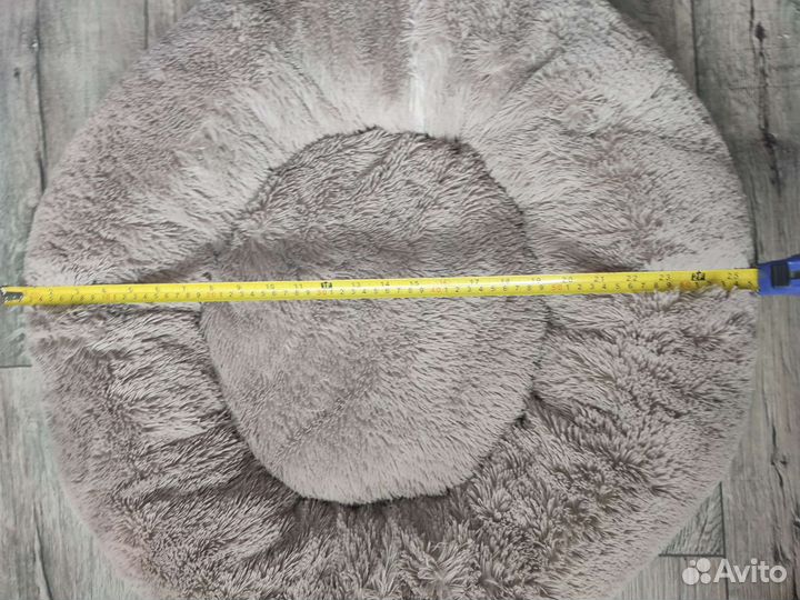 Лежанка, миска для кота