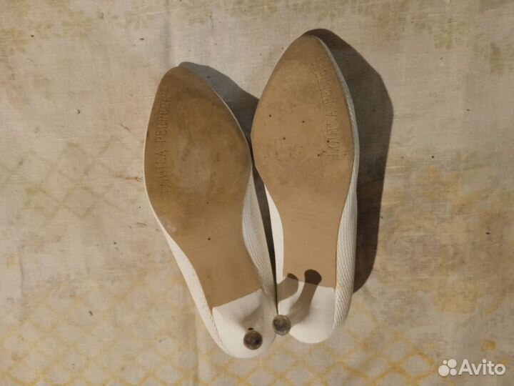 Белые туфли