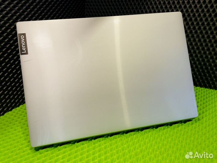 Ноутбук Lenovo AMD3020/4Gb/SSD128Gb/Vega3