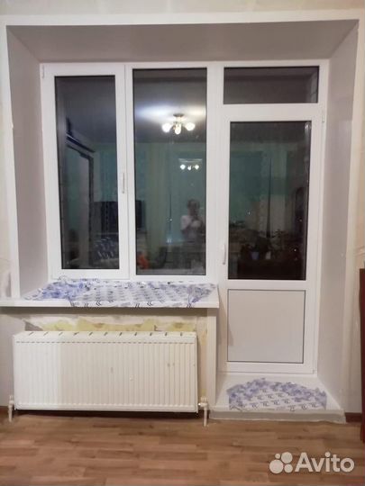 Дверь пластиковая на балкон