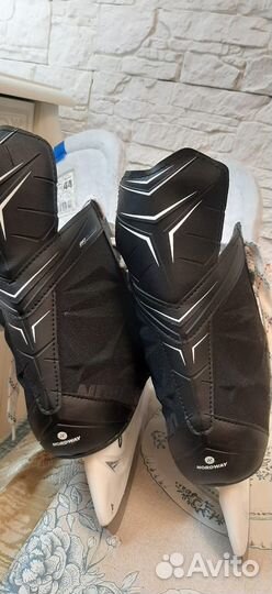 Коньки хоккейные