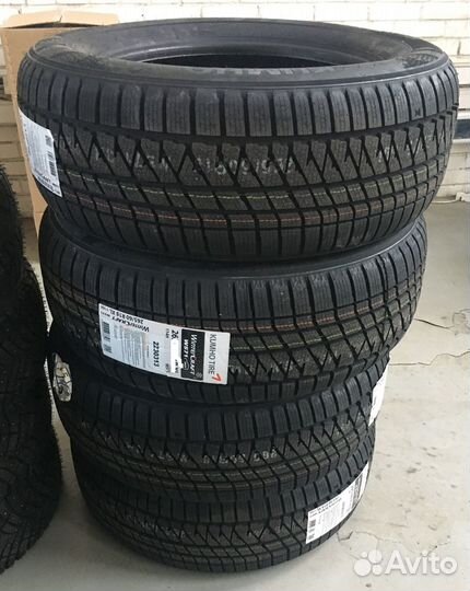 Kumho WinterCraft WS71 235/50 R20