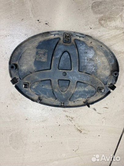 Эмблема решетки радиатора