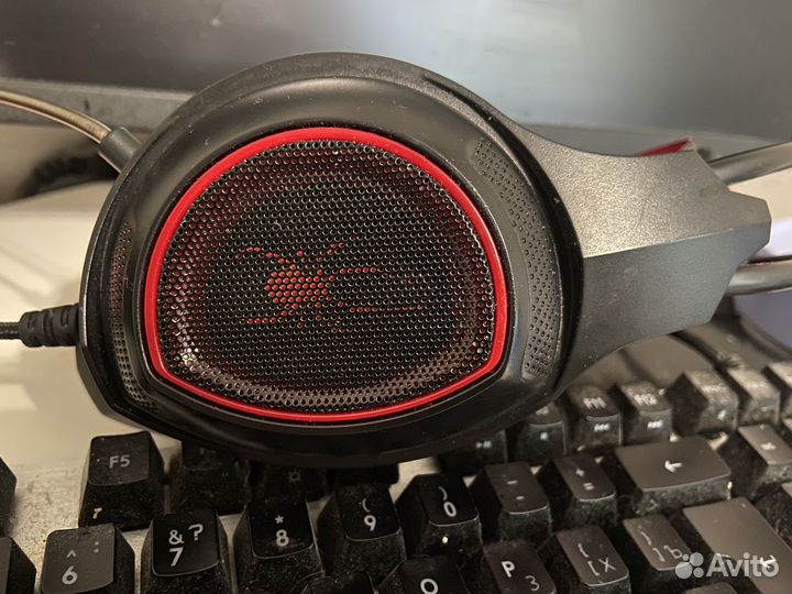 Проводные наушники