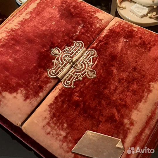 Старинный фотоальбом