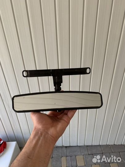 Зеркало заднего вида