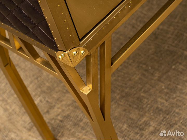 Консоль Goldman в стиле Brass Table