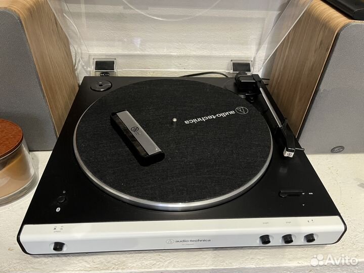 Проигрыватель винила audio technica AT lp60xbt