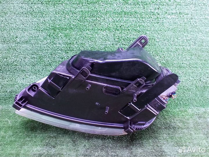 Фара правая Ford C-MAX (2003-2011)