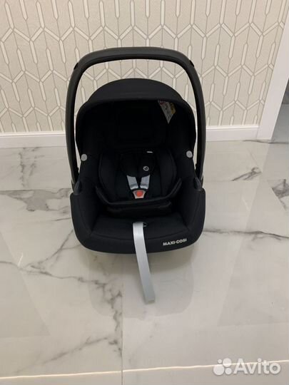 Автокресло maxi cosi Tinca Essential black