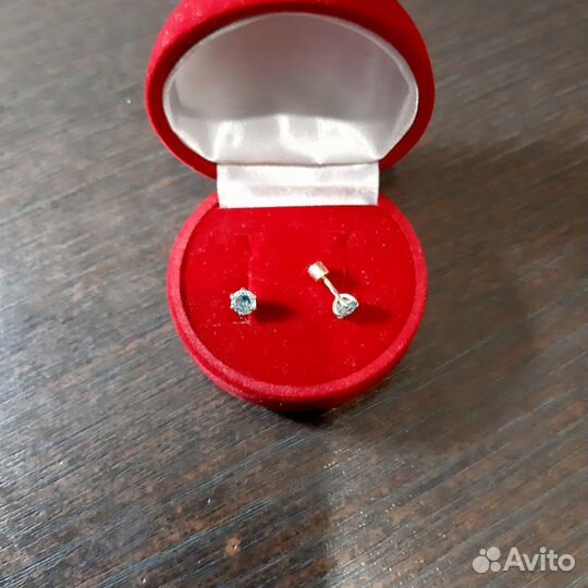Золотые серьги