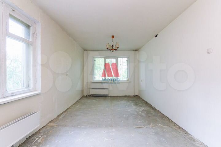 3-к. квартира, 57 м², 1/9 эт.