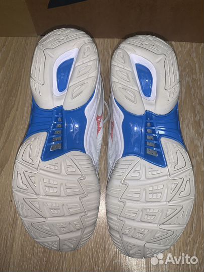 Кроссовки Mizuno Wave Phantom 2(US9)оригинал nike