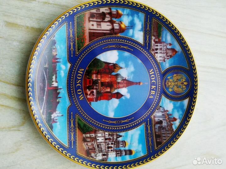 Сувенирные настенные Тарелки