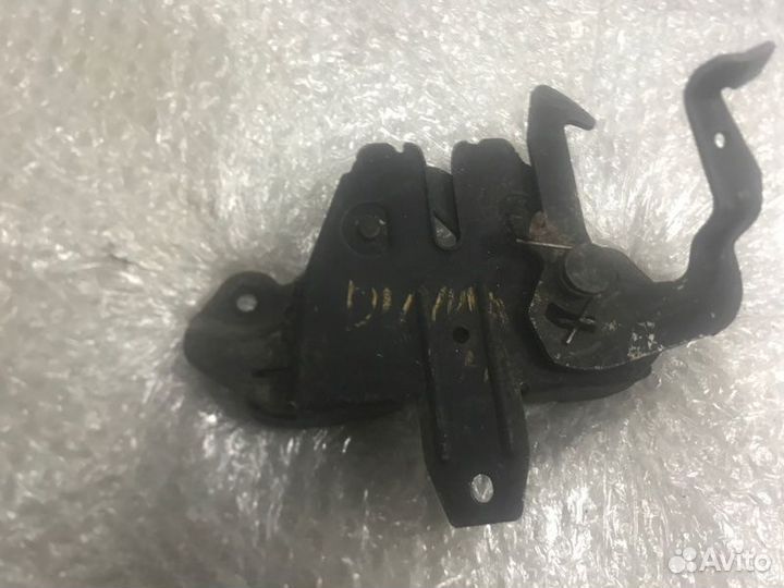 Замок капота передний Mitsubishi Diamante F31 6G72