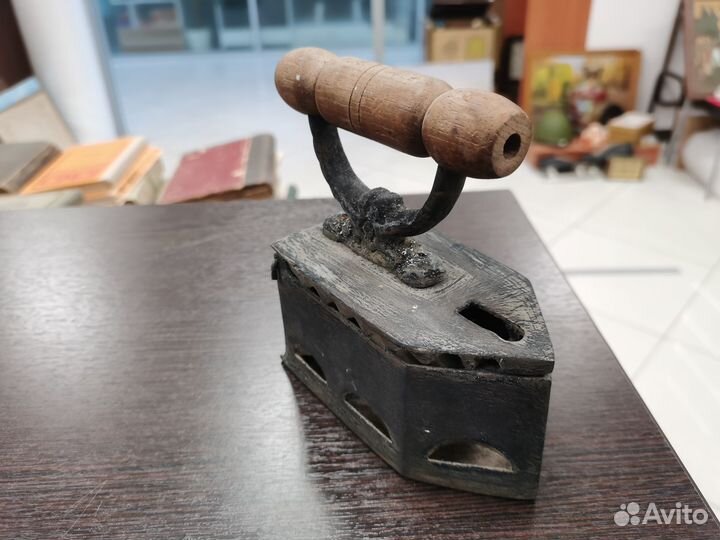 Утюг угольный маленький чугун Россия РСФСР СССР