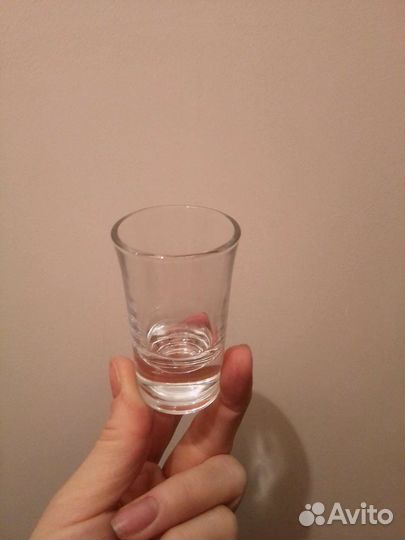 Стопка рюмки много