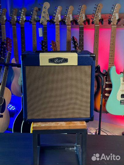 Гитарный комбоусилитель