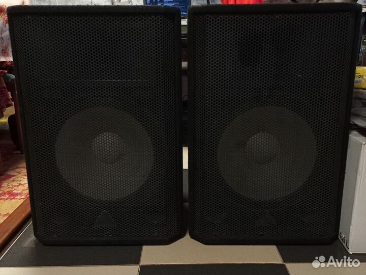 Акустические колонки behringer Eurolive VP1520