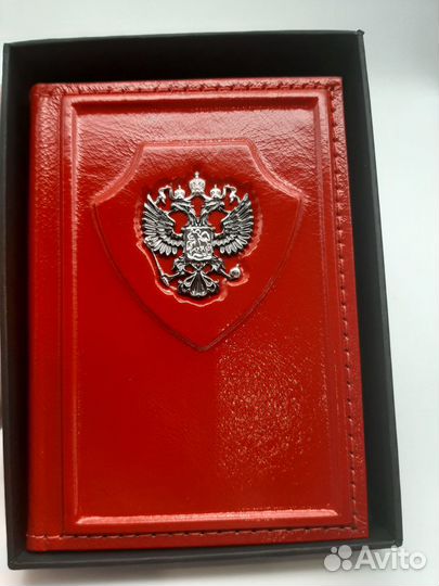 Обложка на паспорт красная
