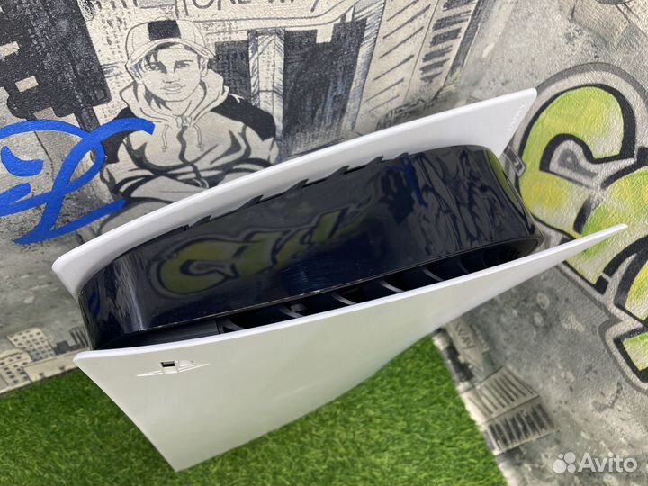 PlayStation 5 с дисководом 825GB SSD