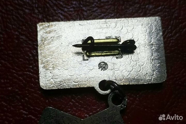 Редкие знаки-войска пво страны,отличник и другие