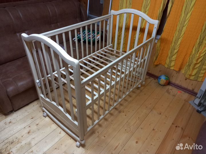 Кроватка детская