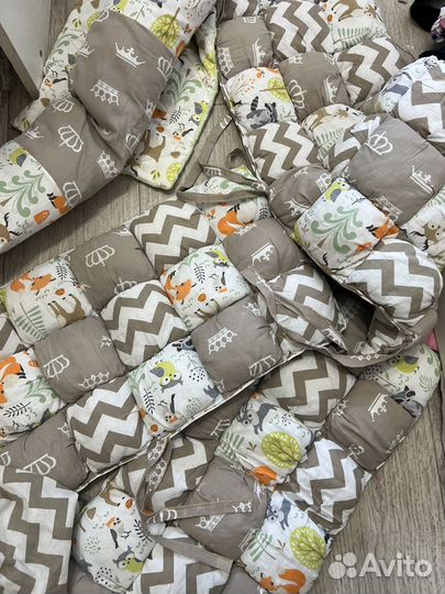 Бортики в детскую кроватку и комплект белья