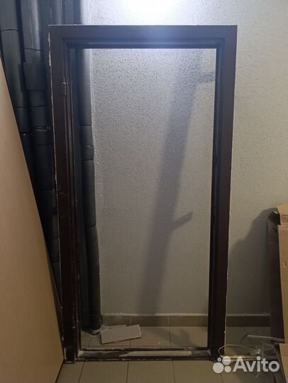 Дверь входная металлическая от застройщика