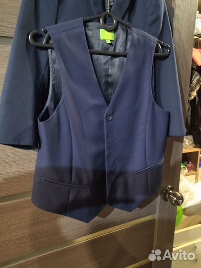 Жилетка для мальчика школьная 140