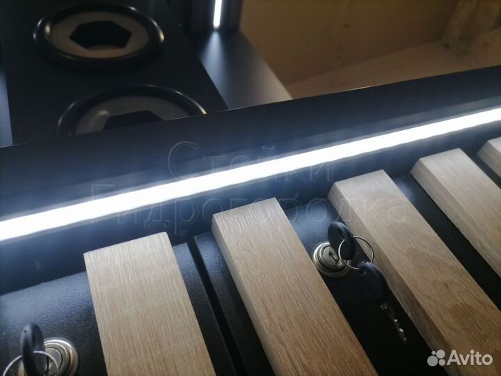 Стойка для кофейни самообслуживания. Кофе-стойка