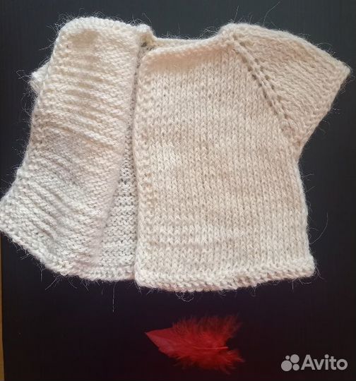 Шерстяная распашонка - жилетка для новорожденного