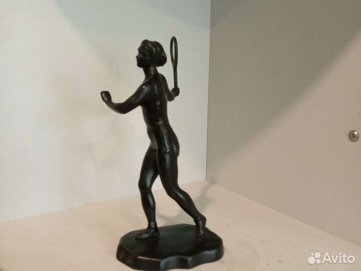 Кастинское литьё Теннисистка