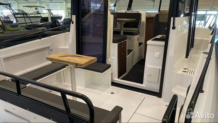 Финский катер с кабиной Finnmaster P8