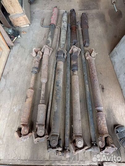 Карданный вал, полуось на передний мост