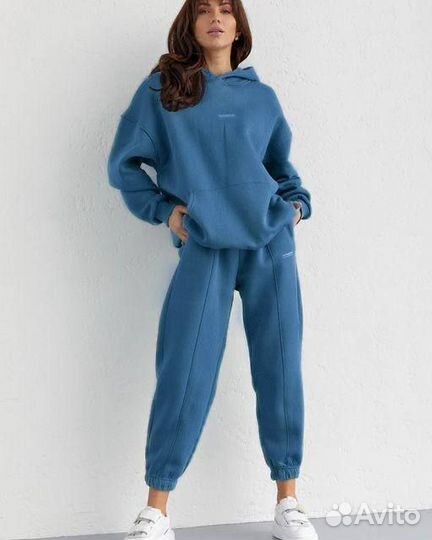 Спортивный костюм женский