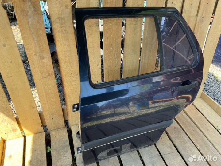 Дверь задняя левая Volkswagen Vento седан ABU 1993