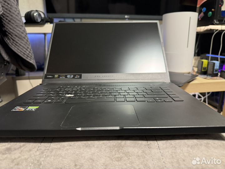 Ноутбук Asus Zephyrus G15 (Ryzen 7 + RTX 2060)