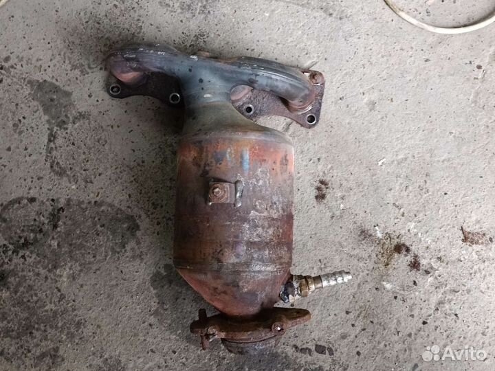 Выпускной коллектор renault sandero