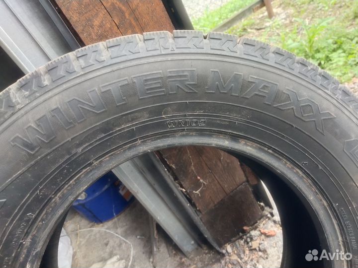 Dunlop Winter Maxx 215/65 R15