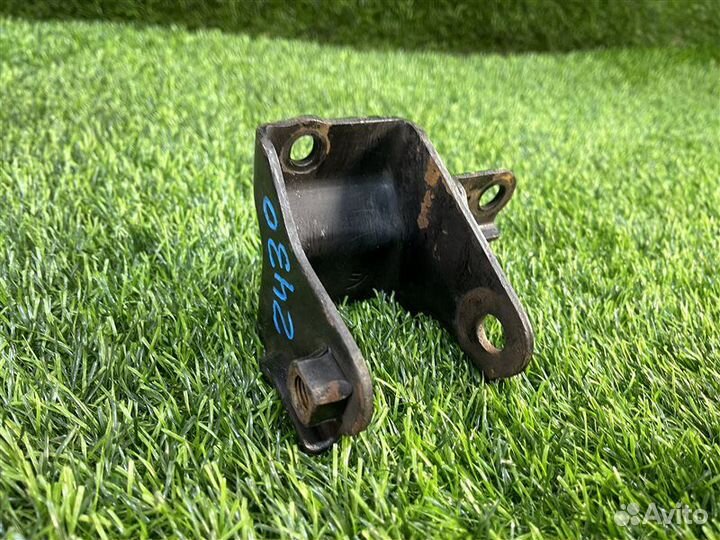 Кронштейн опоры двигателя задний Toyota