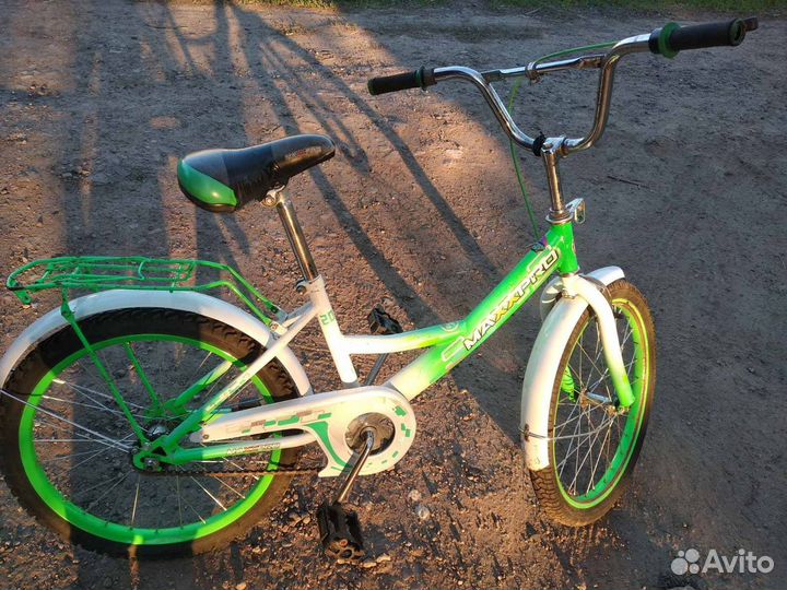 Велосипед 6-9лет D20+боковые колёса детский бу